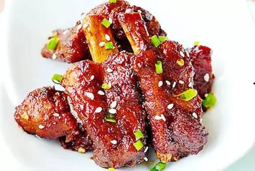 娱乐吃瓜酱爱吃排骨,揭秘排骨控的美食之旅