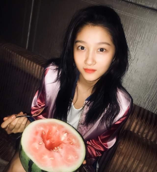 娱乐圈吃瓜大姐头像图片,揭秘明星幕后故事