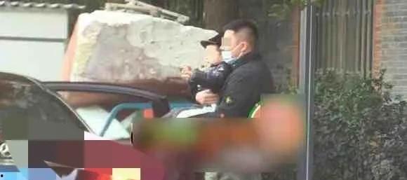 娱乐资讯吃瓜爆料翻车,吃瓜群众误信谣言，真相揭露令人唏嘘